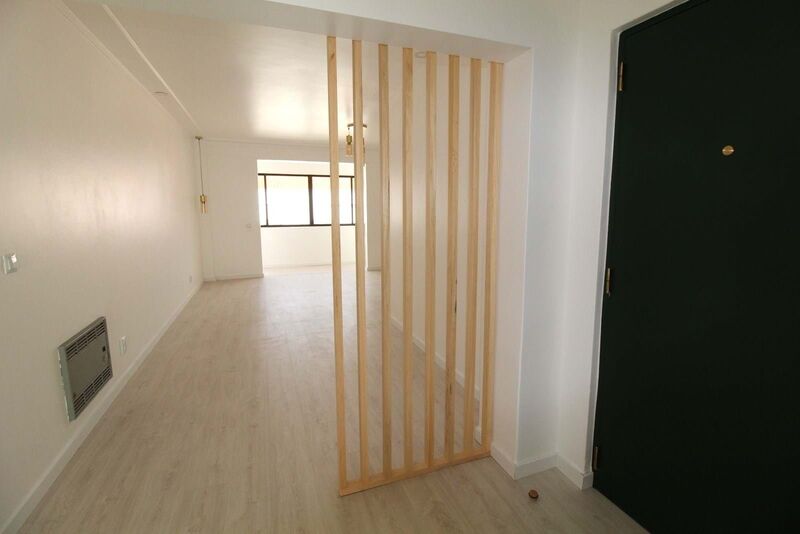 Apartamento T2 Remodelado São Bartolomeu de Messines Silves - lugar de garagem, vidros duplos, marquise, arrecadação, varandas, isolamento térmico, garagem