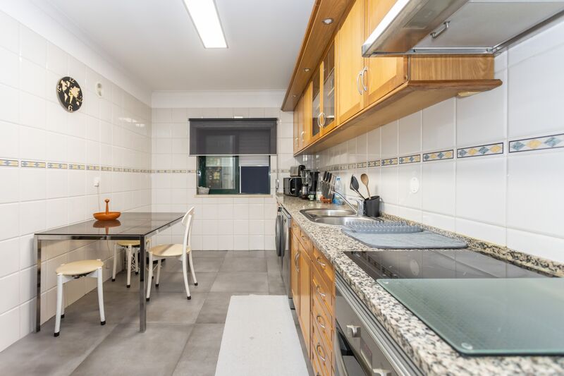 Apartamento Remodelado bem localizado T2 Fidalguinhos Barreiro - lareira