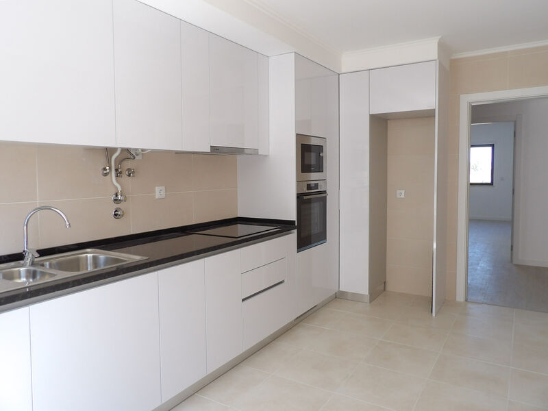 Apartment nuevo well located T2 Feira Nova Barreiro - double glazing, attic, air conditioning, store room, solar panels