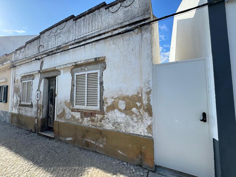 Casa Térrea bem localizada V3 Alhos Vedros Moita