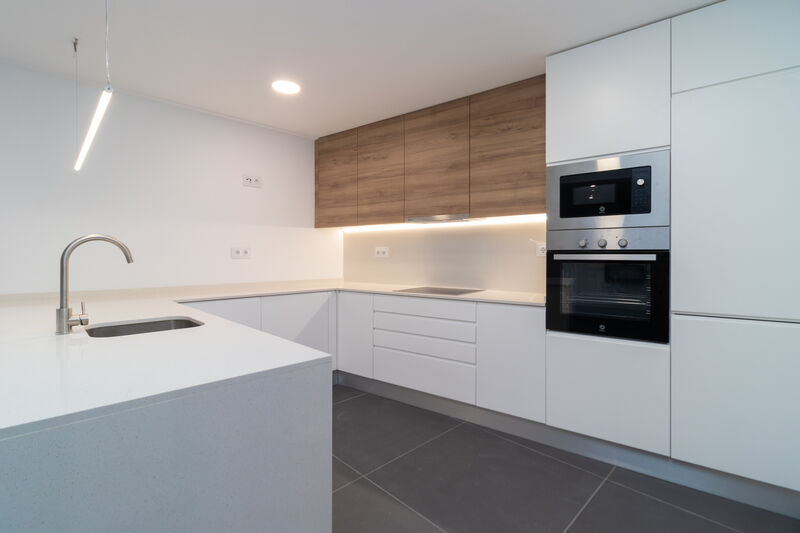 Apartamento Remodelado T2+1 Lidl – Luso Barreiro - cozinha equipada, isolamento térmico