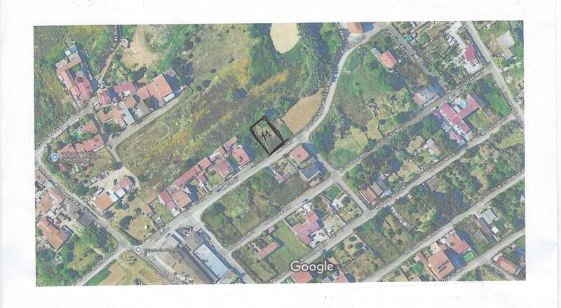 Plot with 343sqm Almada