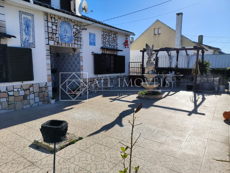 House V3+1 Isolated spacious Pinhal do General Quinta do Conde Sesimbra - fireplace, equipped kitchen, attic, terrace