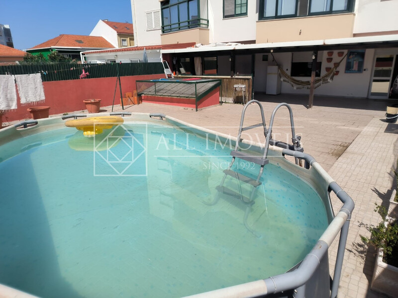 Apartamento em bom estado T3 Setúbal São Sebastião - r/c, piscina, cozinha equipada