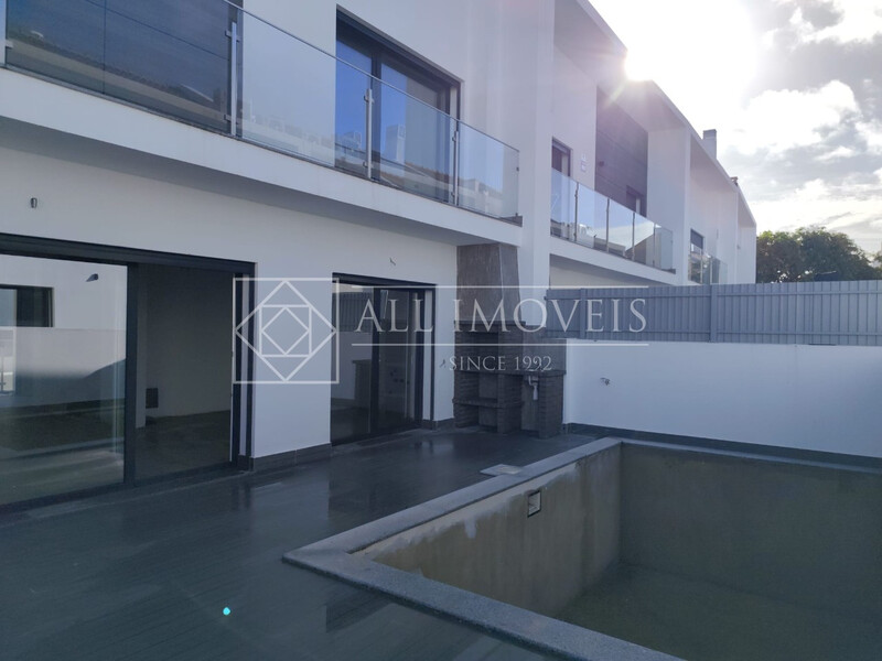 Moradia de luxo perto da praia V4 Alcochete - ar condicionado, terraço, varanda, piscina, garagem, excelente localização