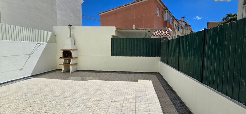 Apartment T2 Refurbished Almada - barbecue, terrace