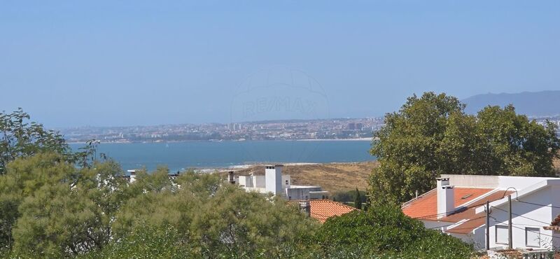 Lote de terreno Urbano com 2499m2 Almada - vista mar