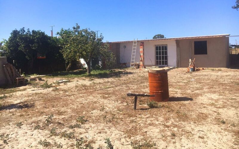 Terreno com 1056m2 Pinhal Novo Palmela - tanque, árvores de fruto, electricidade, furo