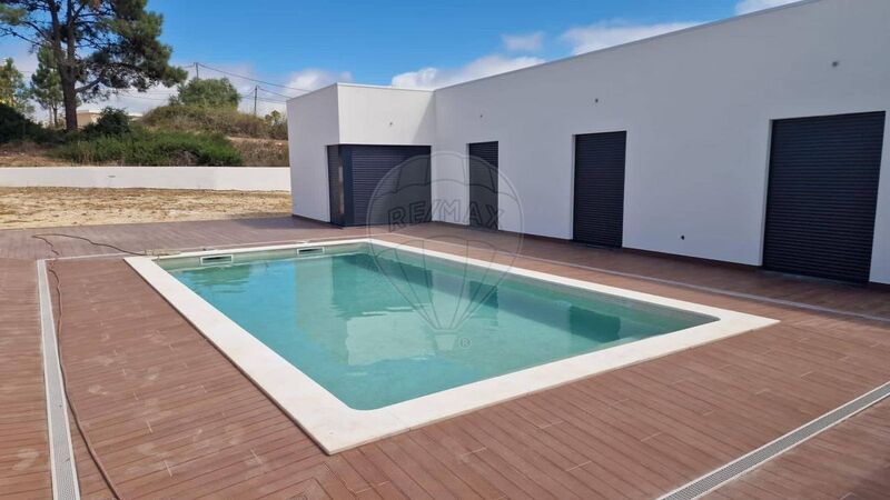 House neues spacious V5 Almada - swimming pool, fireplace, underfloor heating