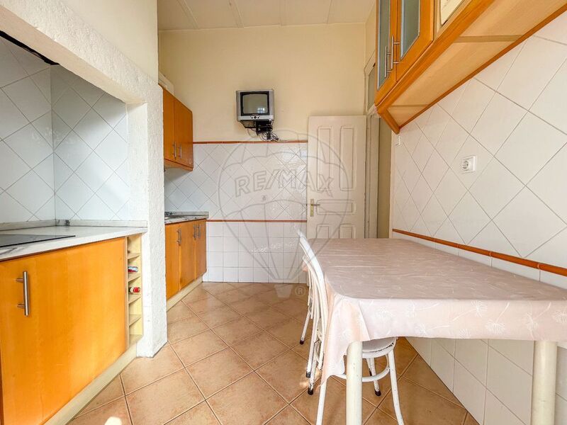 Apartment T3 Renovated Avenidas Novas Lisboa - kitchen, balcony, marquee