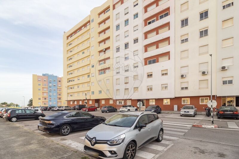 Apartamento T2 Corroios Seixal - ar condicionado, cozinha equipada