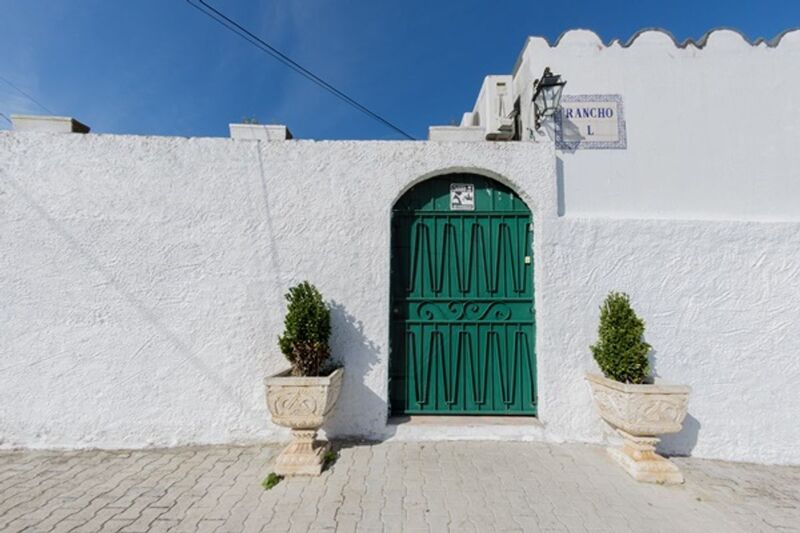 Warehouse Industrial with 394sqm Fernão Ferro Seixal - air conditioning, storage room