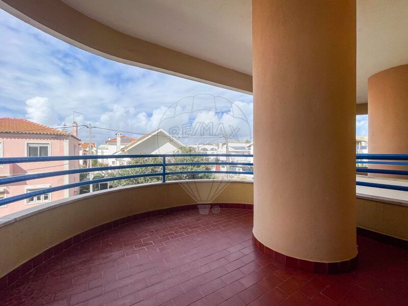 Apartamento no centro T2 Costa da Caparica Almada - varandas, mobilado