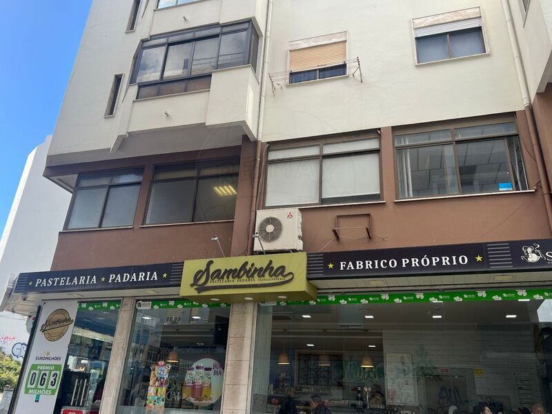 Shop Almada