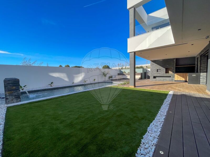 House 3 bedrooms Luxury Almada - swimming pool, terrace, barbecue, garden, garage