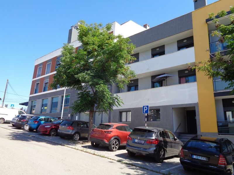 Apartment Modern T3 Corroios Seixal - boiler, double glazing, store room, 1st floor, balcony, air conditioning, garage, solar panel