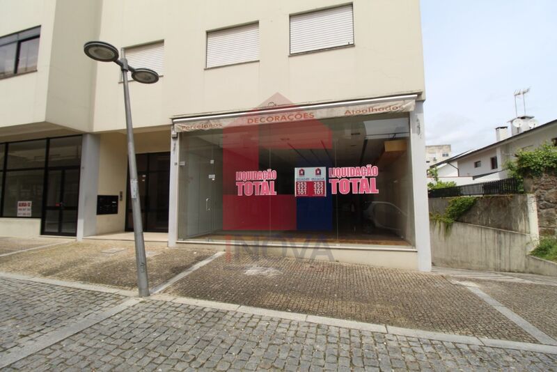 Shop in the center Vila Verde