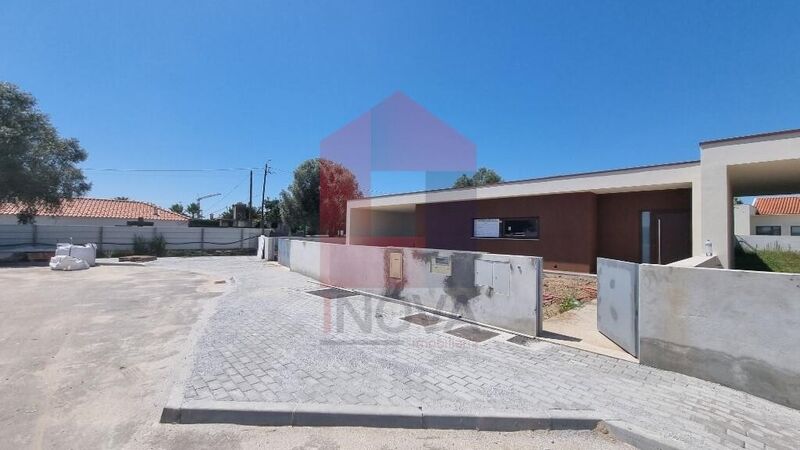 House V3 Single storey Soutelo Vila Verde - central heating, alarm, excellent location, solar panels, air conditioning