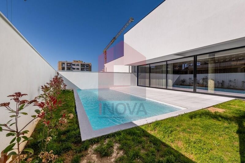 House V3 Modern Fraião Braga - air conditioning, underfloor heating, garage, garden, terrace, excellent location, swimming pool