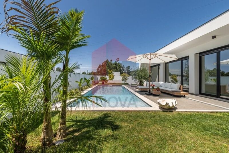 House neues V3 Lage Vila Verde - swimming pool, air conditioning, double glazing, garage, garden, automatic gate, equipped, barbecue