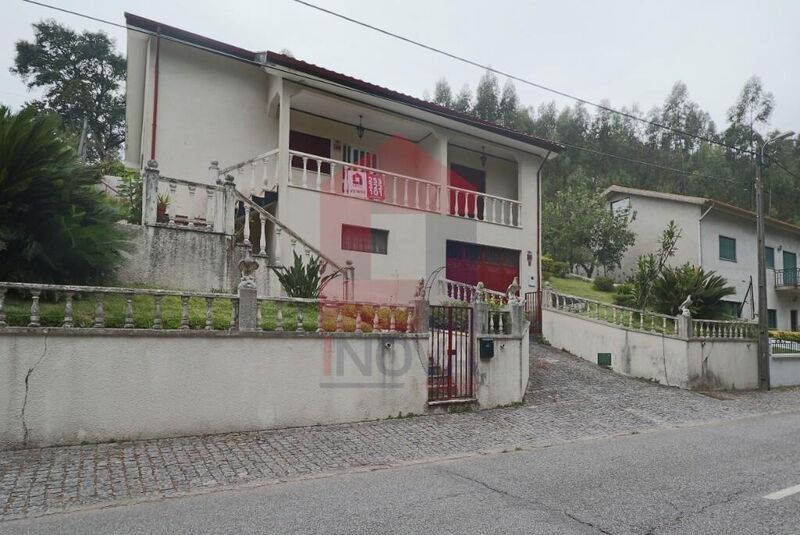 House 3 bedrooms Mós Vila Verde - central heating, garage, excellent location