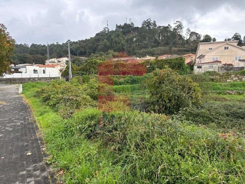 Plot of land with 385sqm Ferreiros Amares - easy access