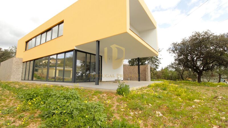 House 4 bedrooms Modern in the center São Sebastião Loulé - balcony, barbecue, garden, beautiful view, swimming pool