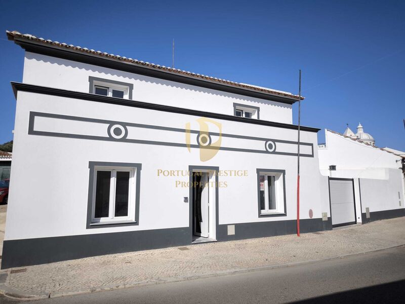 House 5 bedrooms Modern in the center Castro Marim - solar panels, barbecue, balconies, balcony