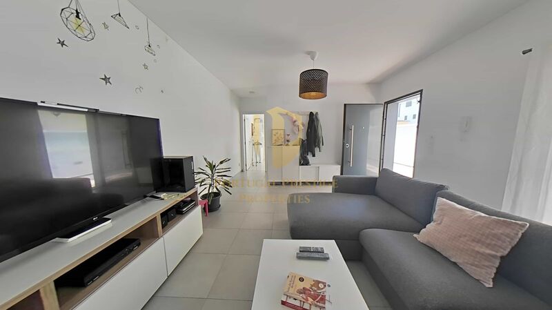 House Modern 3 bedrooms Redondos Fernão Ferro Seixal - garden, balcony, equipped kitchen, plenty of natural light