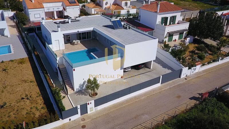 House nouvelle V4 Quinta do Sobral Castro Marim - garage, heat insulation, terrace, double glazing, air conditioning, swimming pool, barbecue