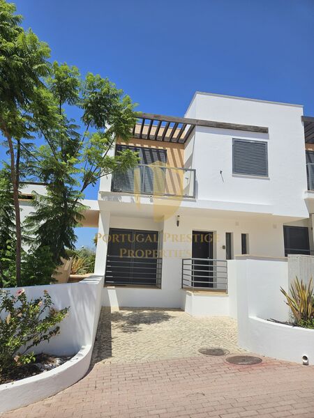 House 3 bedrooms Semidetached Albufeira - sea view, terrace, barbecue, balcony, gated community, fireplace, air conditioning, plenty of natural light, garden, swimming pool