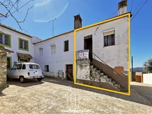 Moradia V2 em bom estado Sarzedas Castelo Branco - vista campo, arrecadação, lareira