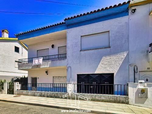 House 4 bedrooms Castelo Branco - green areas, fireplace, air conditioning, garage, countryside view, backyard, balcony, garden, terrace, attic