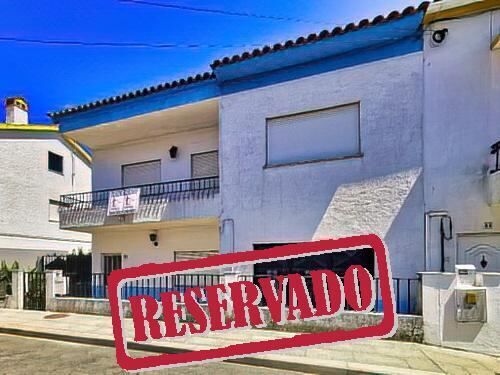 House V4 Castelo Branco - green areas, fireplace, air conditioning, garage, countryside view, backyard, balcony, garden, terrace, attic