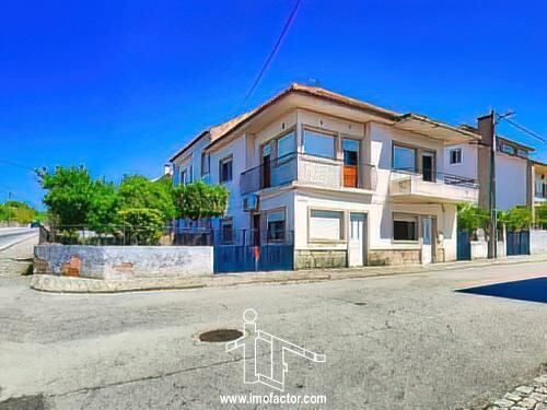 House V3 in good condition Escalos de Cima Castelo Branco - green areas, backyard, attic, marquee, balcony, countryside view, garden, store room, air conditioning, fireplace