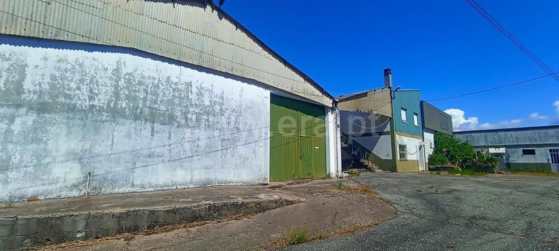 Warehouse with 2500sqm Dominguiso Covilhã