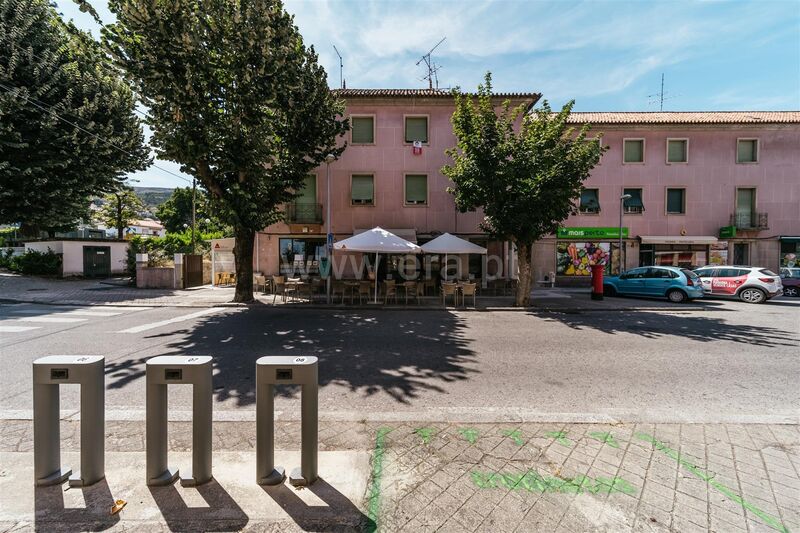 Apartment Modern well located 3 bedrooms Covilhã - equipped, swimming pool, gardens, marquee