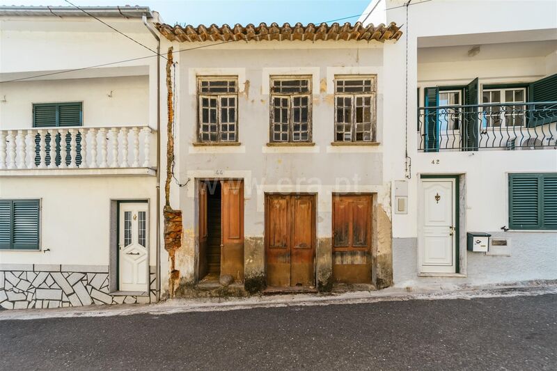 House V3 Modern Ourondo Covilhã - backyard, gardens