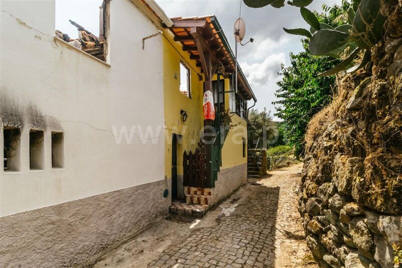 House 2 bedrooms townhouse Donas Fundão