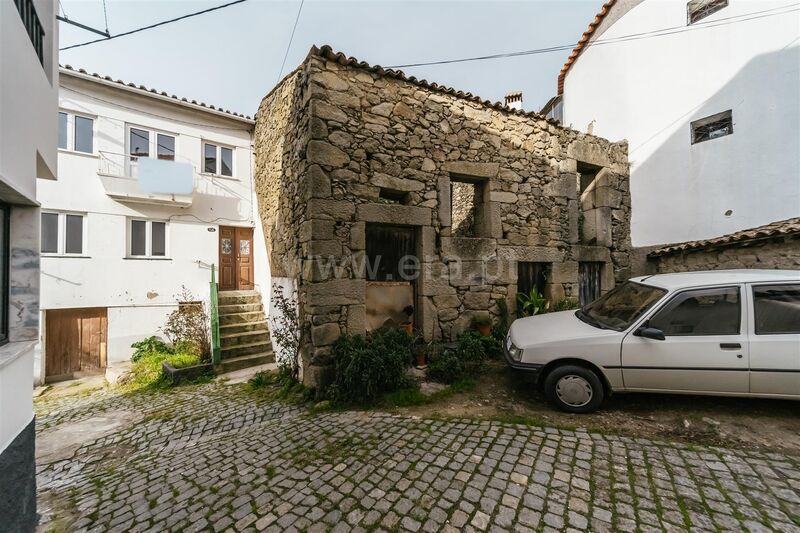 House 0 bedrooms in the center Valverde Fundão - gardens