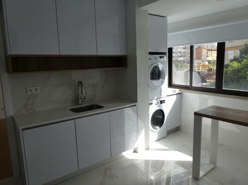 Apartamento Como novo junto ao centro T3+1 Santo António dos Olivais Coimbra - garagem, ar condicionado