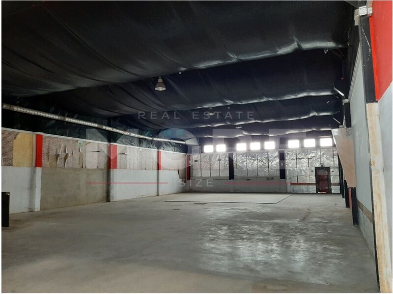 Warehouse Industrial with 450sqm Vila Viçosa - easy access