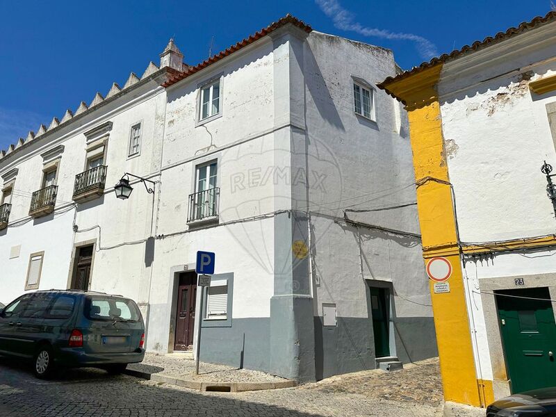 House 4 bedrooms in the center Évora - excellent location, backyard