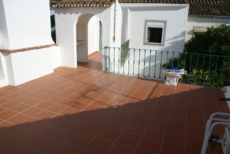 House Renovated in the center Évora - plenty of natural light, terrace