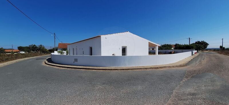 House 3 bedrooms Longueira/Almograve Odemira - heat insulation, automatic gate, fireplace, solar panel, air conditioning, video surveillance