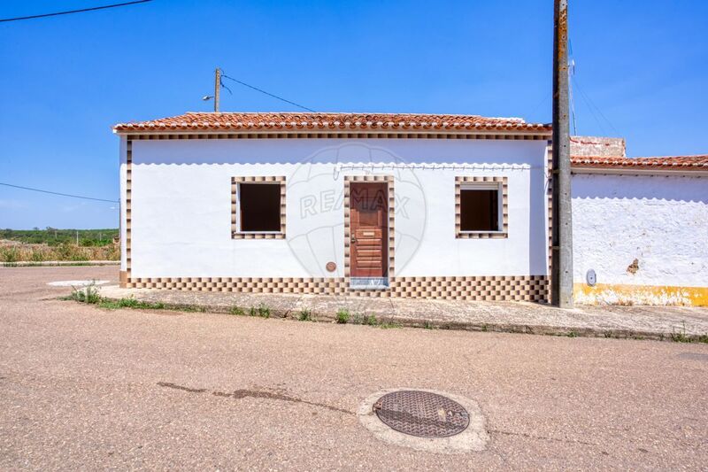 House in the center 3 bedrooms Amareleja Moura - store room, garden, balcony, backyard