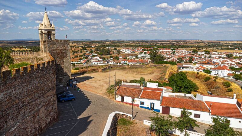 House 3 bedrooms Mourão - fireplace, backyard, balcony