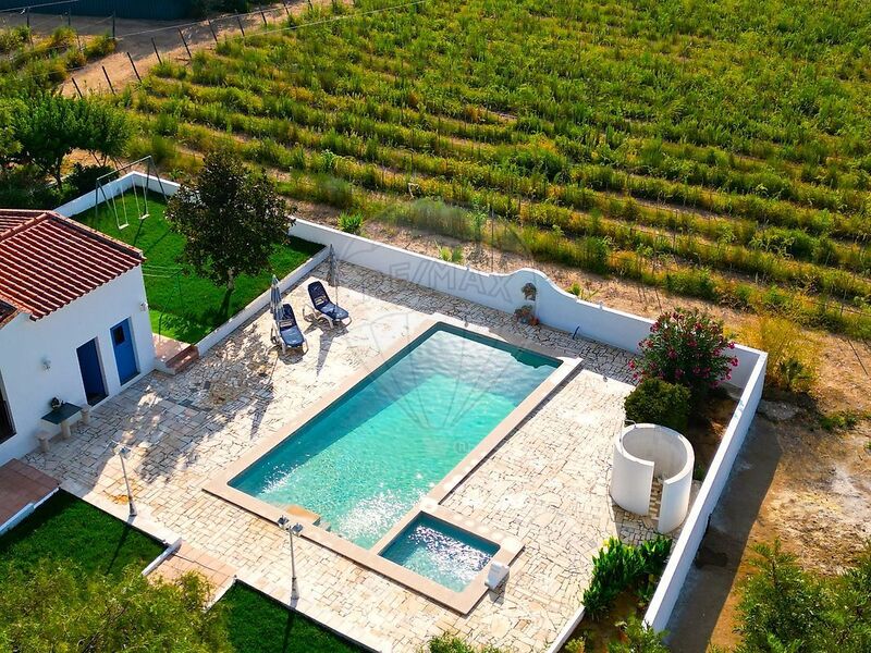 Farm Vidigueira - tank, swimming pool, mains water, automatic irrigation system, olive trees, water hole, fireplace, garden, equipped, well, orange trees, water, solar panels, barbecue, kitchen, air conditioning, solar panels