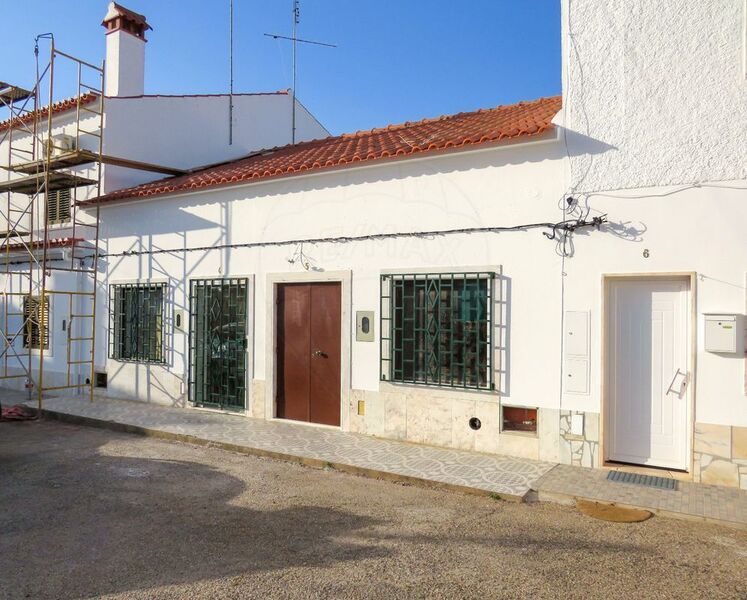 Shop Arcos Estremoz - spacious, air conditioning, store room, wc