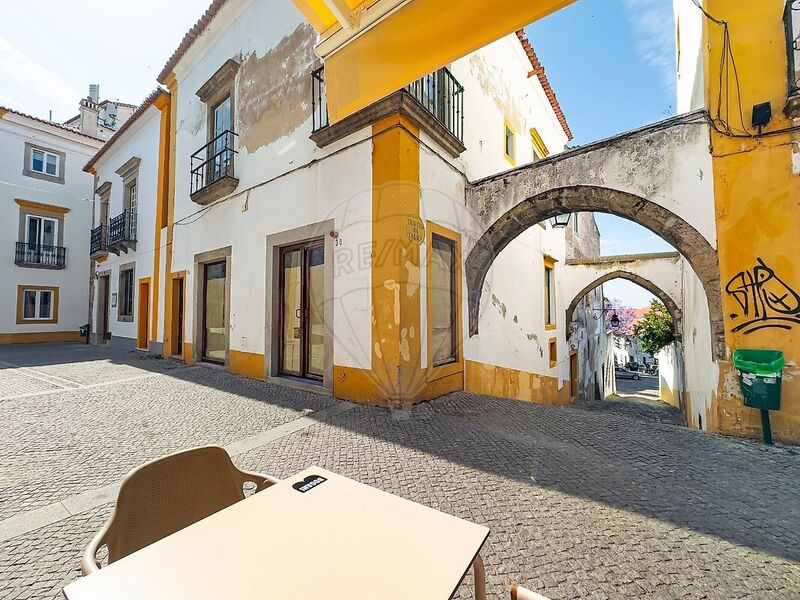 Loja Évora - terraço, espaço amplo